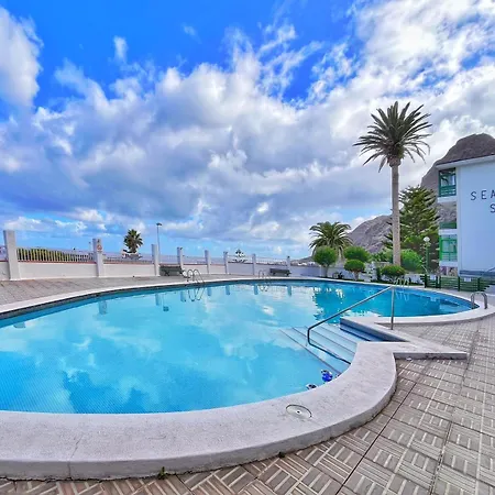 Salt & Serenade Modern Ocean View Apartment With Pool In Bajamar