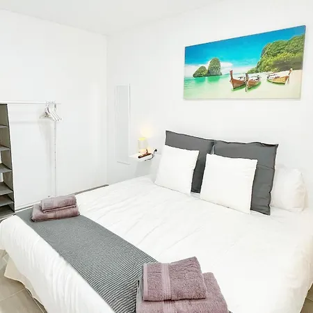 Salt & Serenade Modern Ocean View Apartment With Pool In Bajamar Bajamar